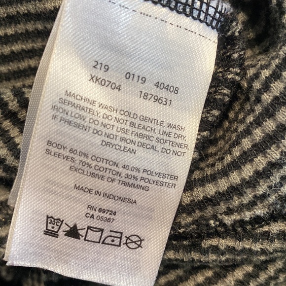 Columbia hooded long sleeve MEDIUM - Picture 5 of 6